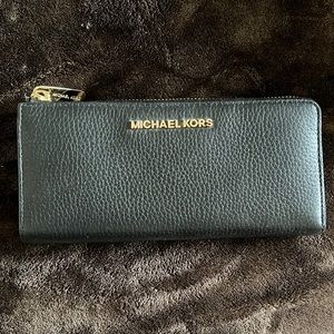 NWOT Michael Kors Wallet